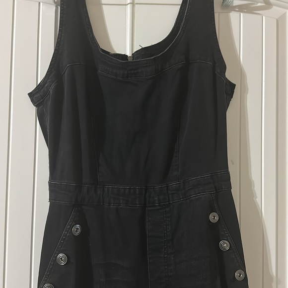 Fashion Nova Black Sleeveless Jumpsuit with Wide-Leg Design - Picture 7 of 7